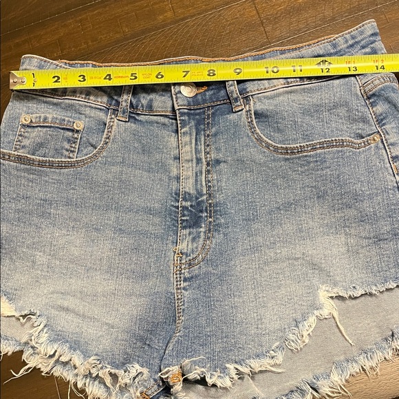 Zara Blue Frayed Hem Jean Shorts - Picture 4 of 6